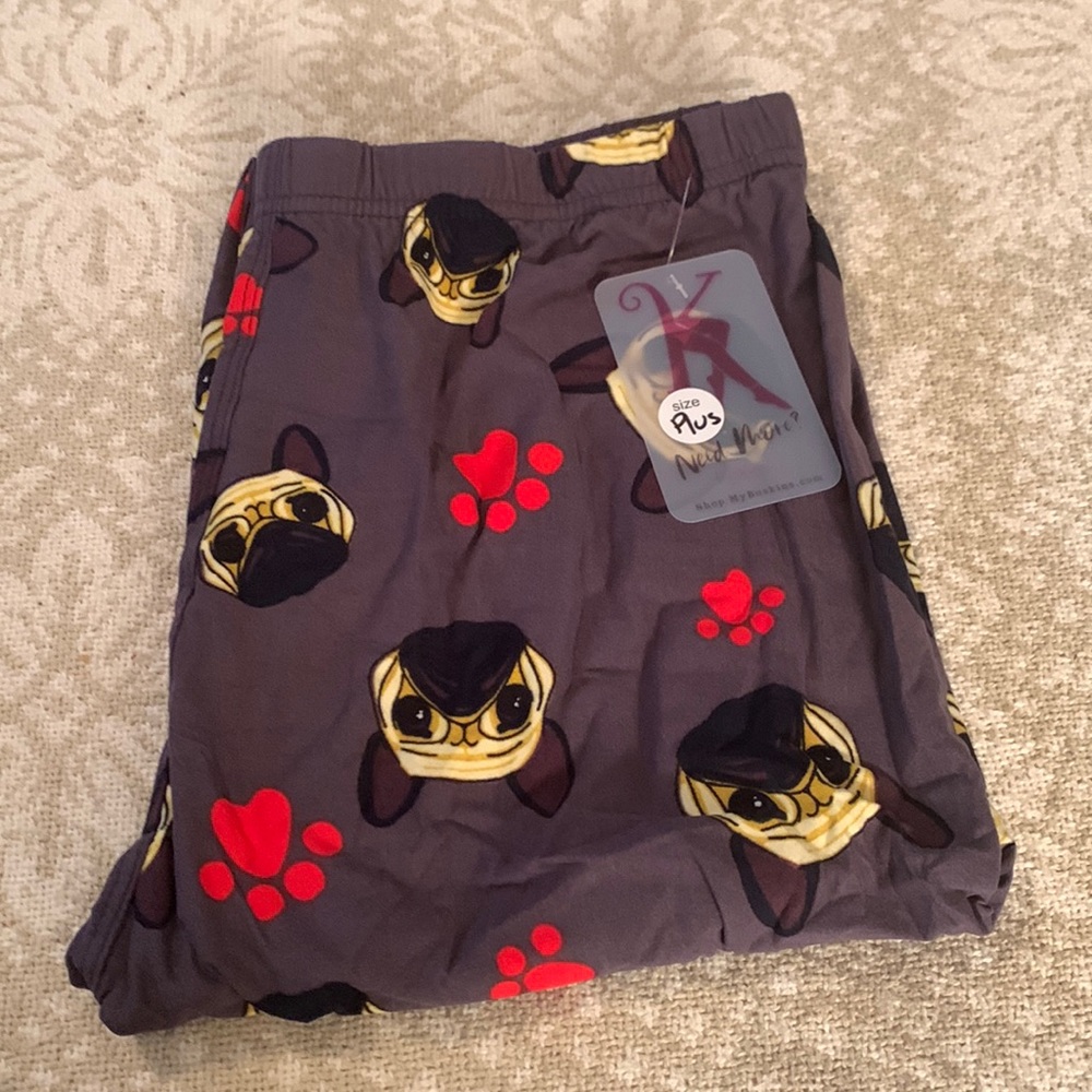 Buskin’s “French Kiss” capri Leggings
